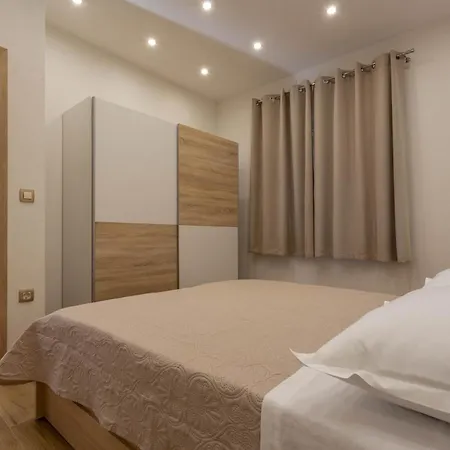 Zastupac 8761a Апартаменты Хвар