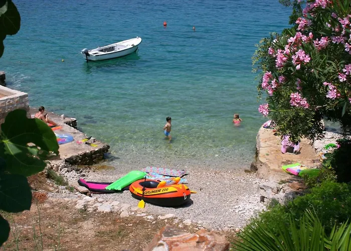 Zastupac 8761a アパート