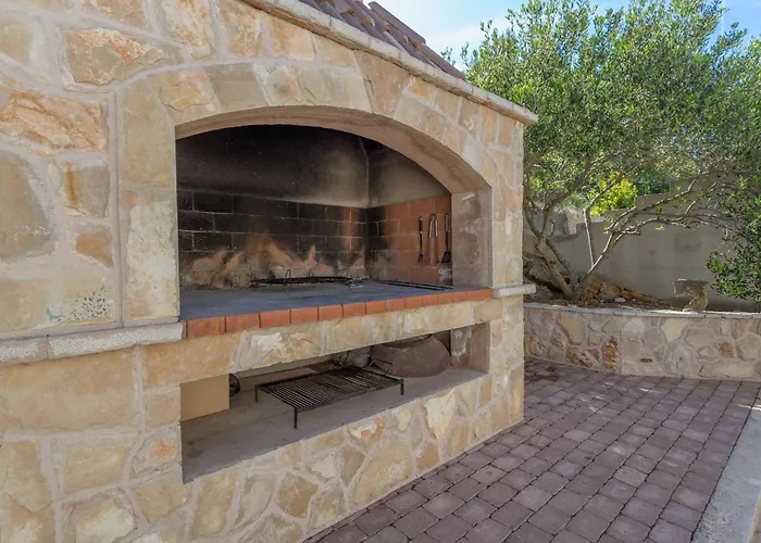 アパート Zastupac 8761a フヴァル