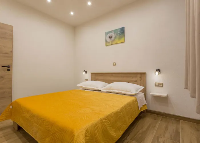 Zastupac 8761a アパート