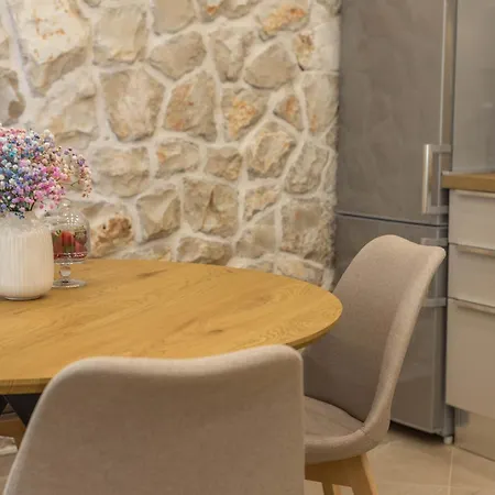 Zastupac 8761a Apartamento *