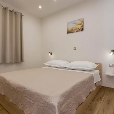 Zastupac 8761a Apartamento